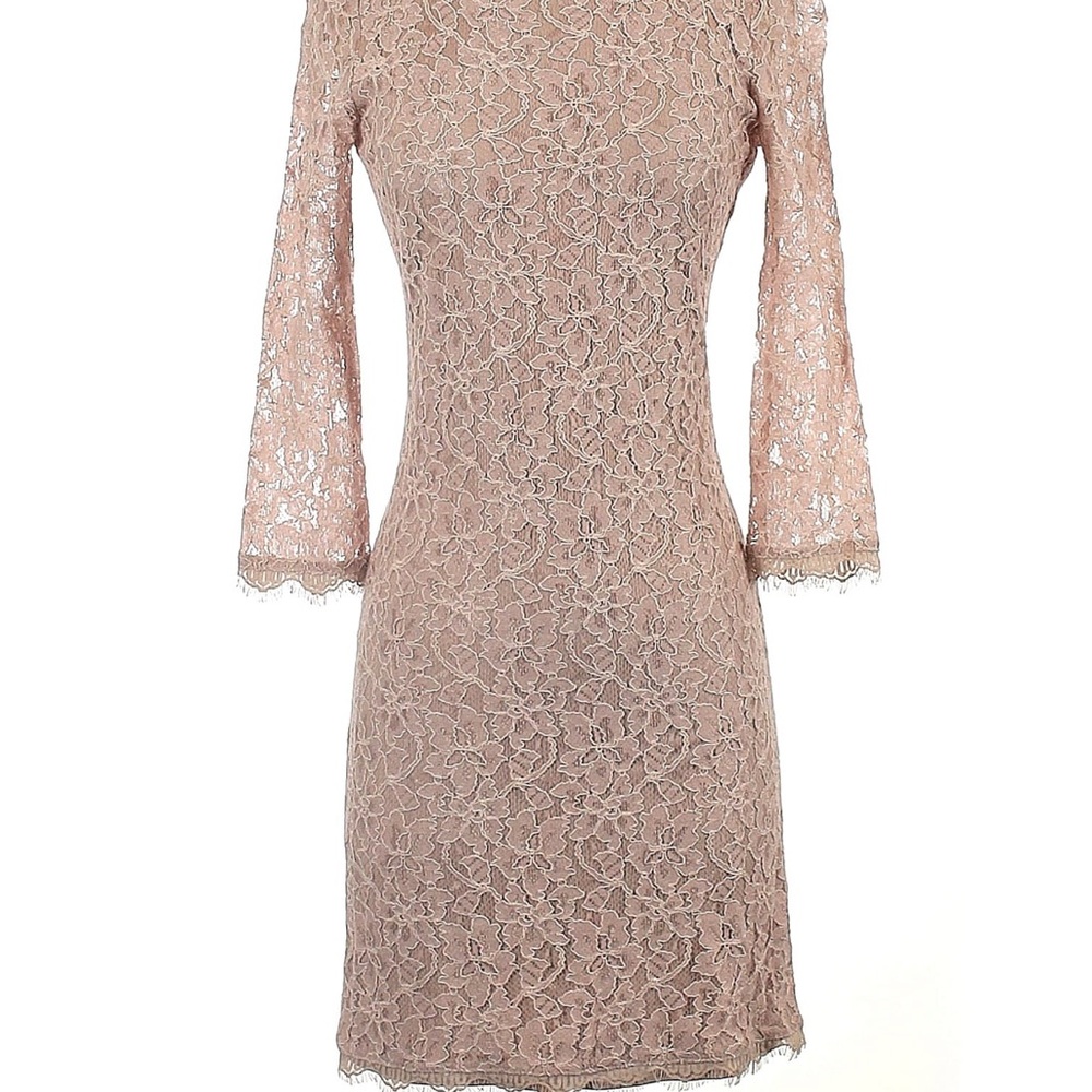 Diane Von Furstenberg Elegant Lace Dress in Tan
